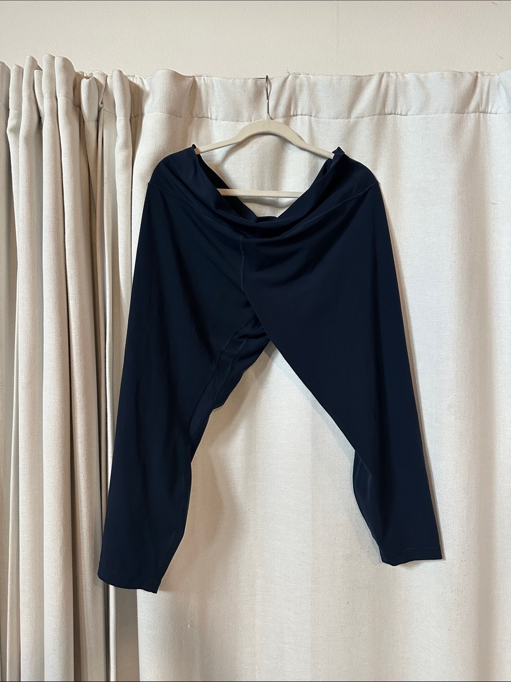 Lululemon Capri Tights in Blue Size 20 Used Once